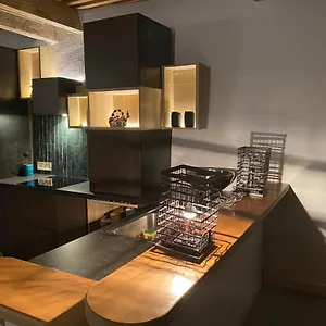 https://maison-georges-couthon.hotels-rhonealpes.com