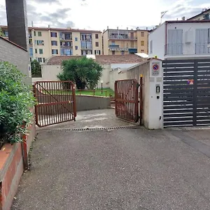 Apartment Lungarno 32 With Private Parking Florence